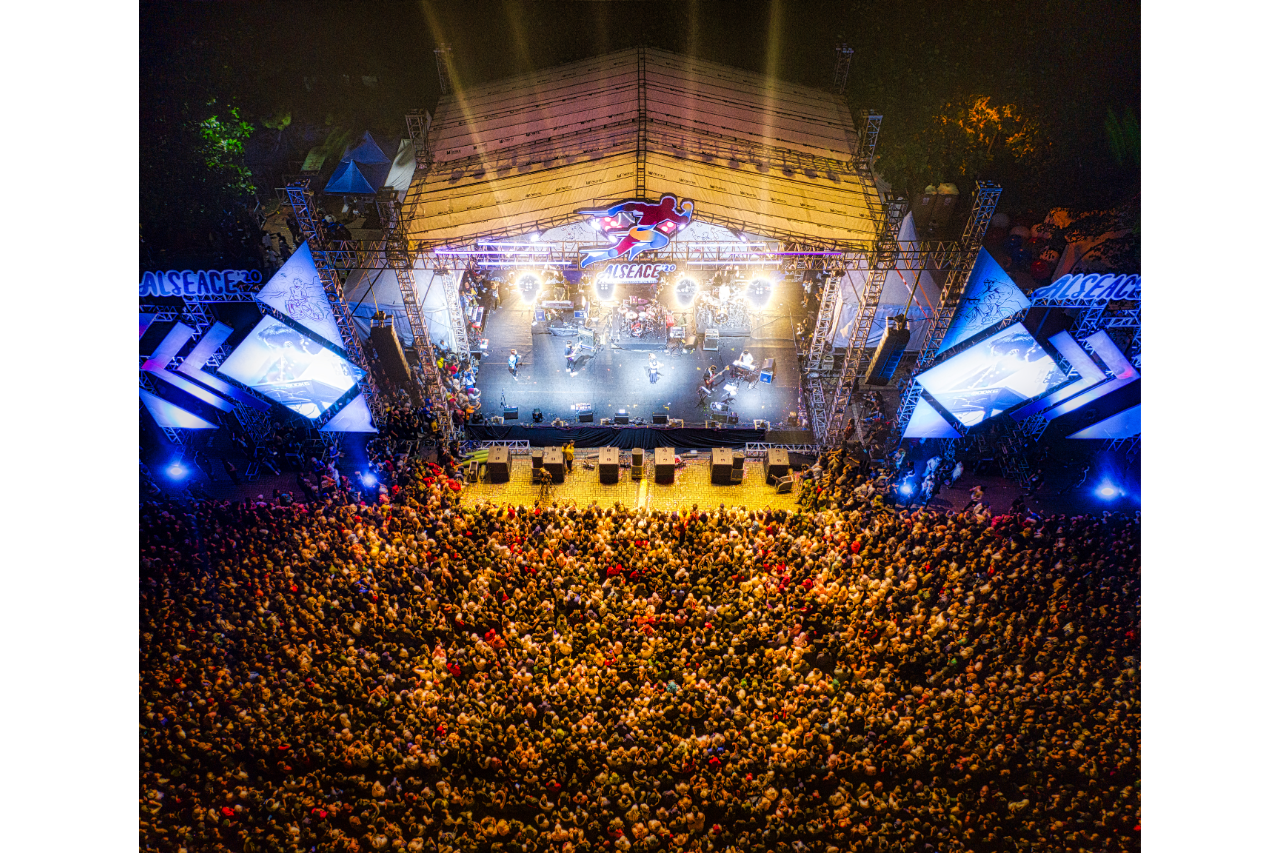 夏フェスの観客